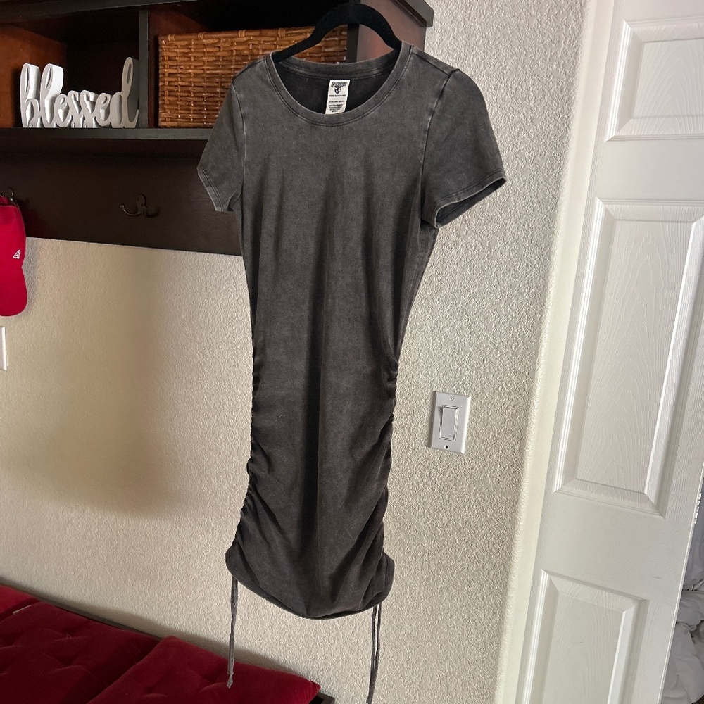 PINK (VSC): dress washed look